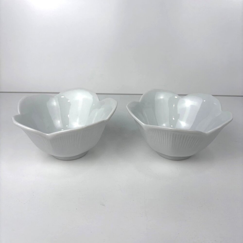 White Pier 1 Lotus Scalloped Porcelain Bowls Set Of 2 Tulip‎ 4 1/2”
